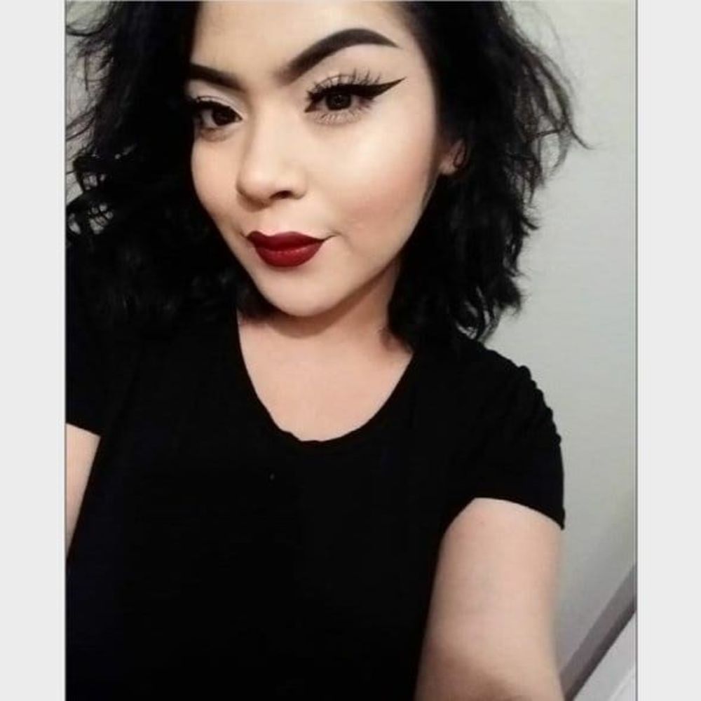 Meet your Posher, Thania